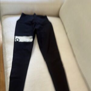 Alo  Black Leggings with Comfortable Fit